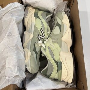 NWT New Balance 9060